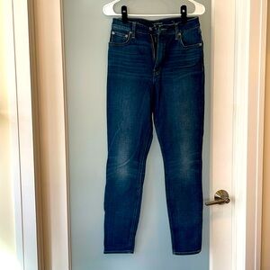 Like new Lucky Brand skinny jeans 4/27